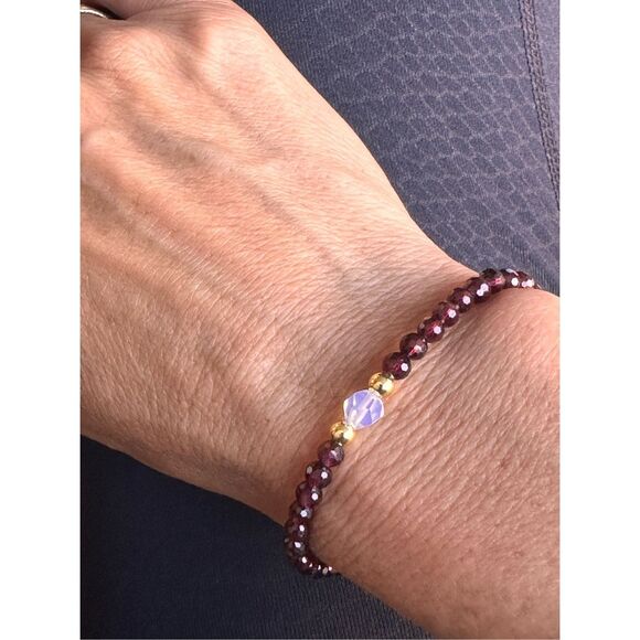 244A. Brazil Faceted Red Garnet & Opal with 18k Gold filled Round Bead Bracelet - Picture 1 of 6